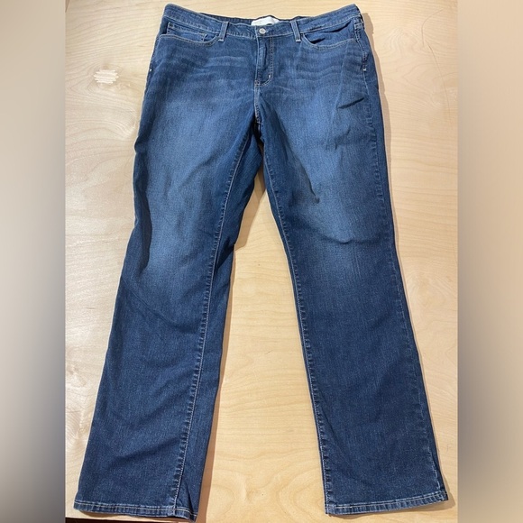 Levi’s Signature Totally Shaping Straight Jeans 35 x 32 (JI) - Picture 1 of 10